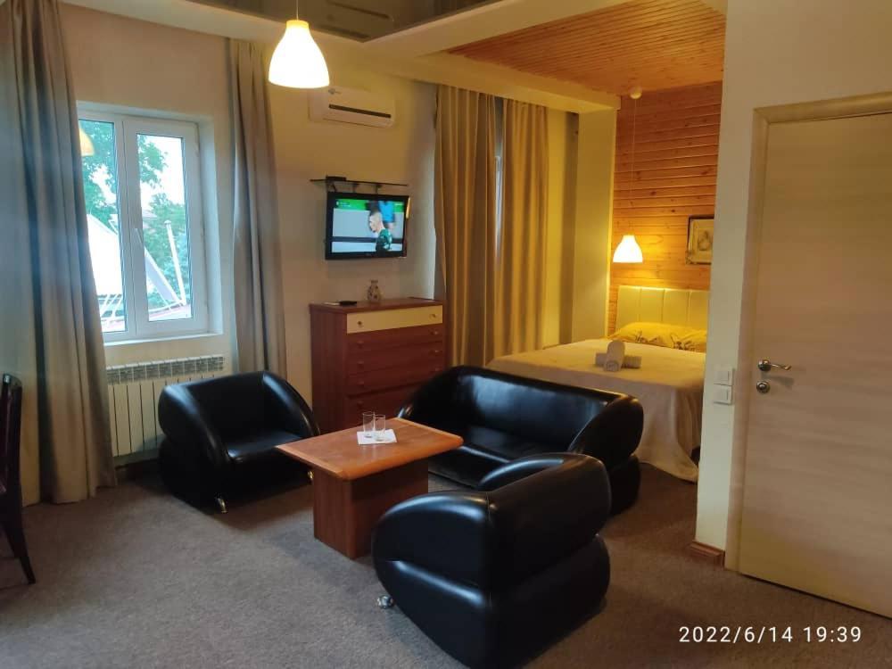 Hotel Strelets Bishkek Esterno foto