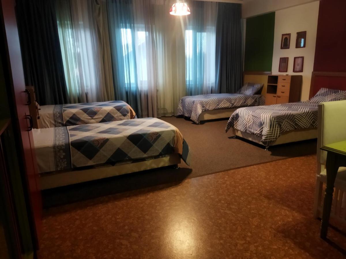 Hotel Strelets Bishkek Esterno foto