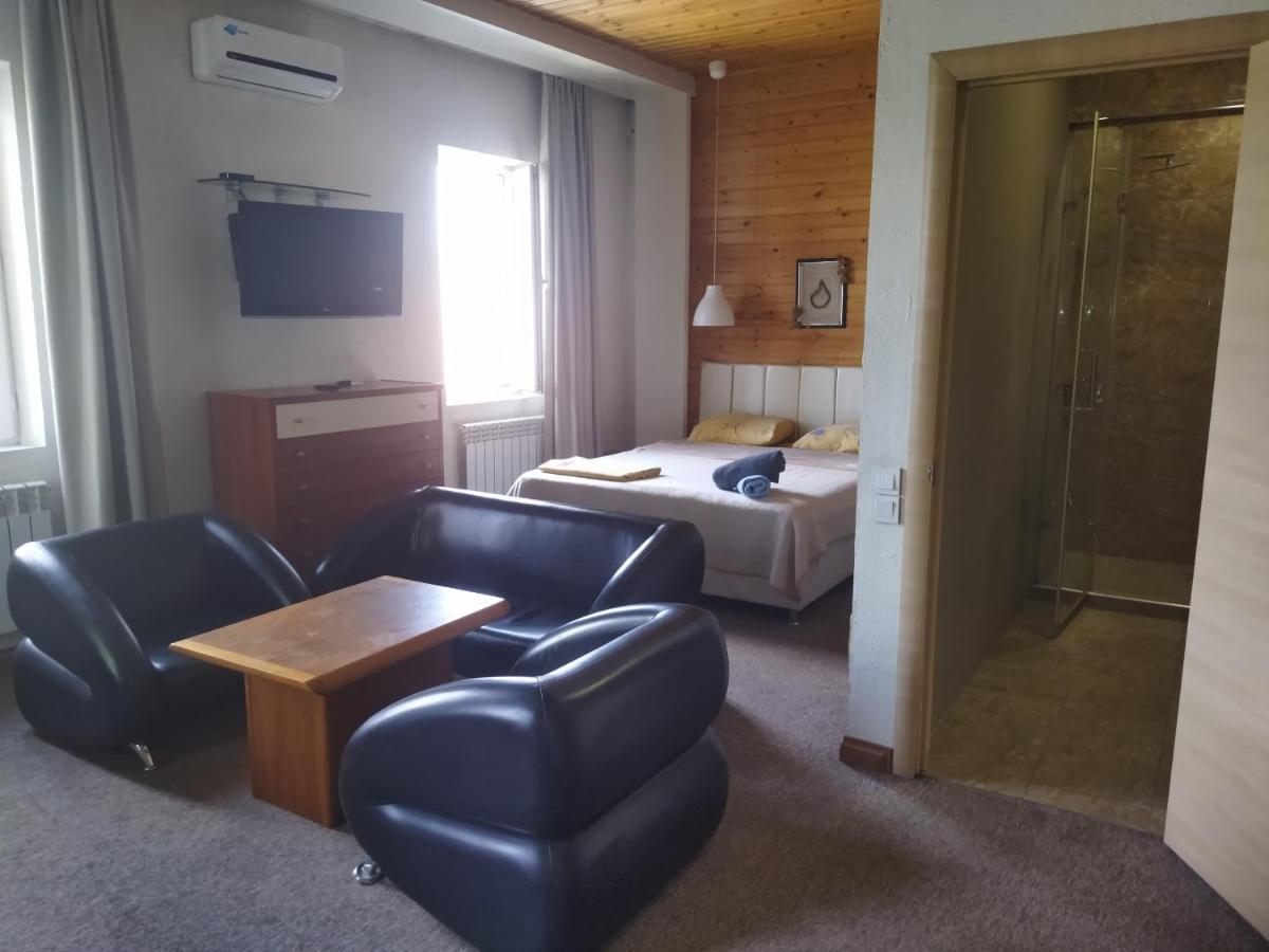 Hotel Strelets Bishkek Esterno foto
